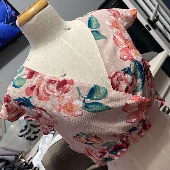 Dressy top - Picture 2 of 2